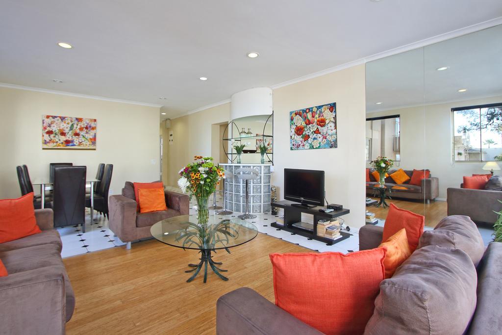 Berkeley Square Apartment เคปทาวน์ ภายนอก รูปภาพ