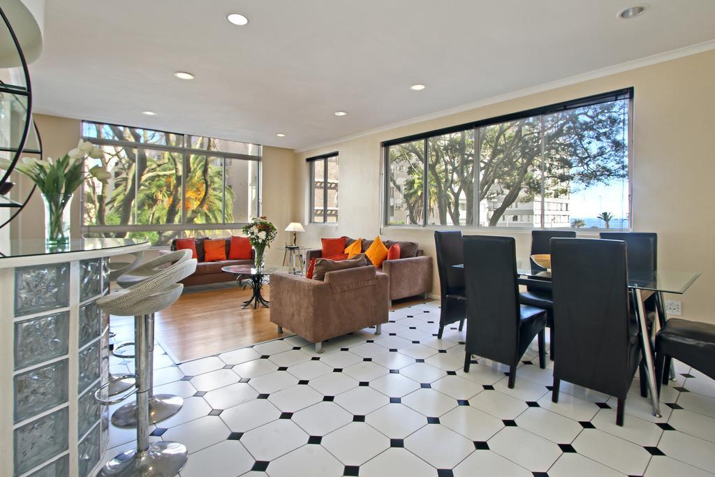 Berkeley Square Apartment เคปทาวน์ ภายนอก รูปภาพ