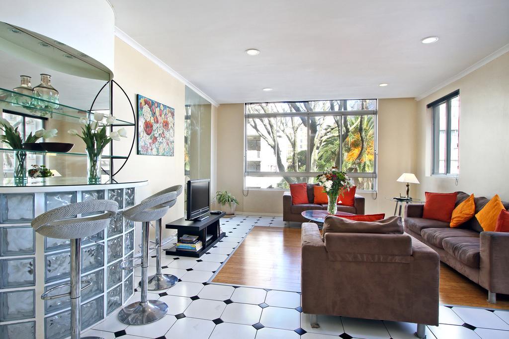 Berkeley Square Apartment เคปทาวน์ ภายนอก รูปภาพ