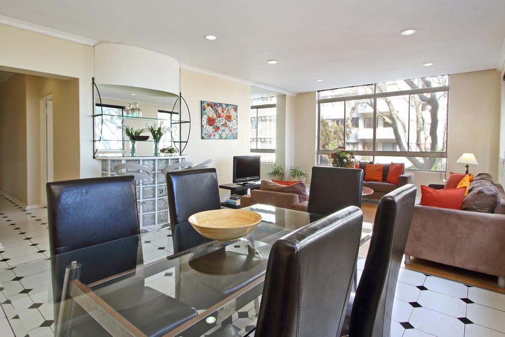 Berkeley Square Apartment เคปทาวน์ ภายนอก รูปภาพ