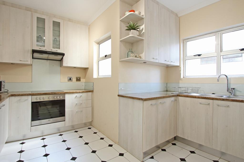Berkeley Square Apartment เคปทาวน์ ภายนอก รูปภาพ